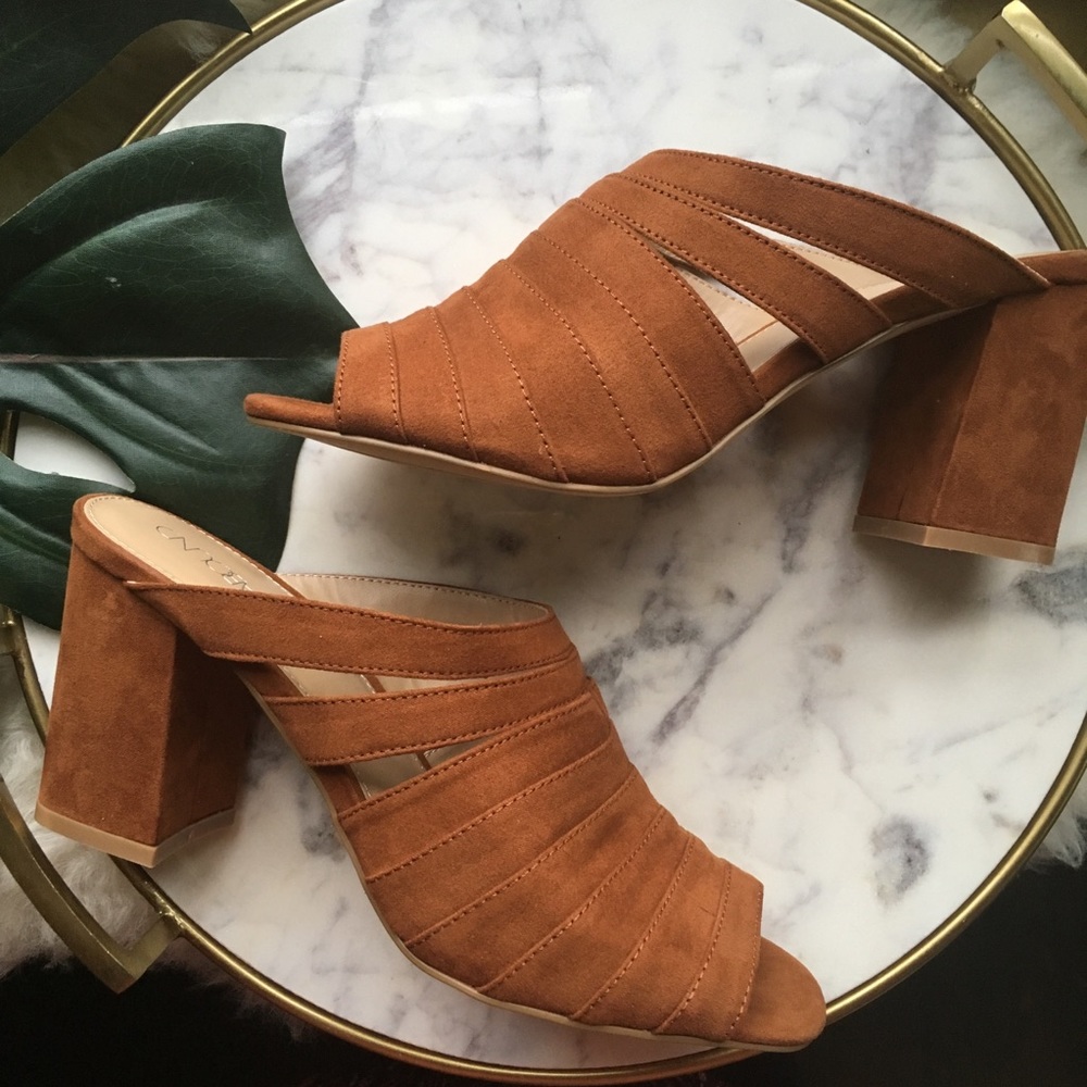 Abound•Alia Suede Mule - Picture 2 of 5